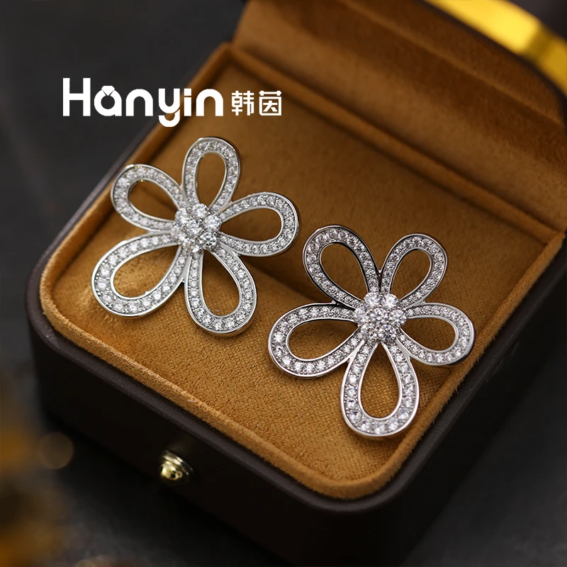 铜合金合成锆石耳饰 925银针韩版气质满镶爆闪花朵耳钉优雅AAA