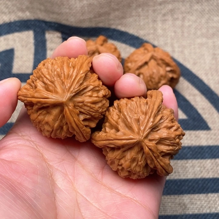 吊坠文玩核桃侯***