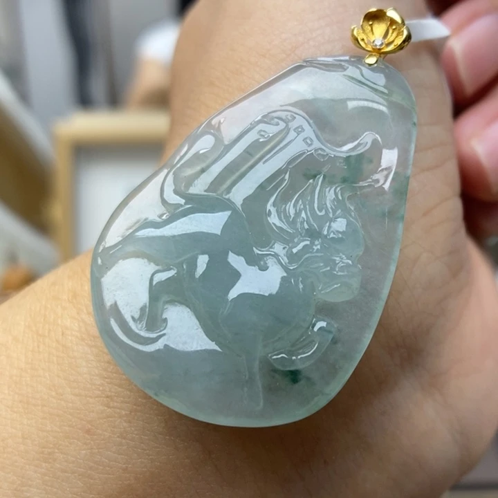 【闪购商品】颈饰18K金镶嵌翡翠31