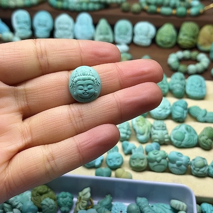 绿松石未镶嵌颈饰