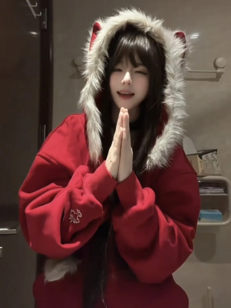 2025新款圣诞穿搭漂亮出片衣服休闲连帽炸街红色毛领外套卫衣女