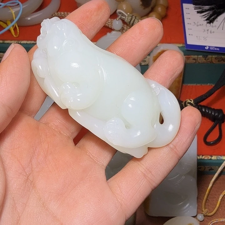 缘****和田玉未镶嵌颈饰