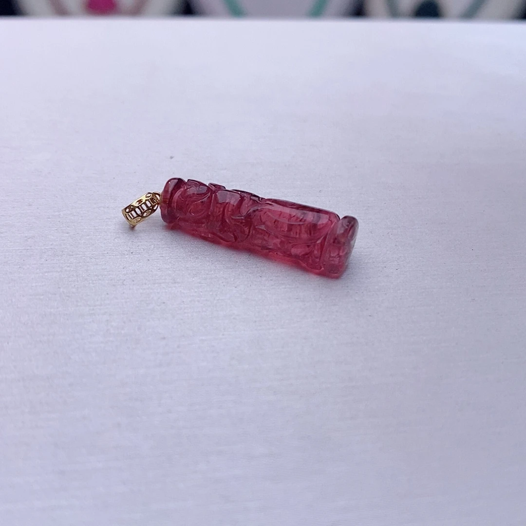 碧玺颈饰18K金镶嵌碧玺龙柱吊坠