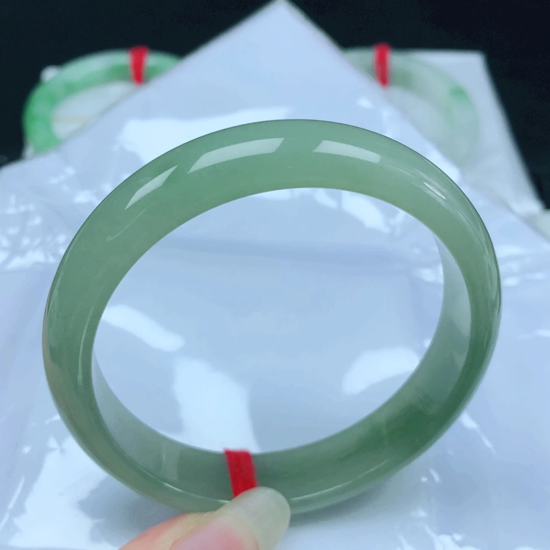 l***9翡翠未镶嵌手镯  正圈57