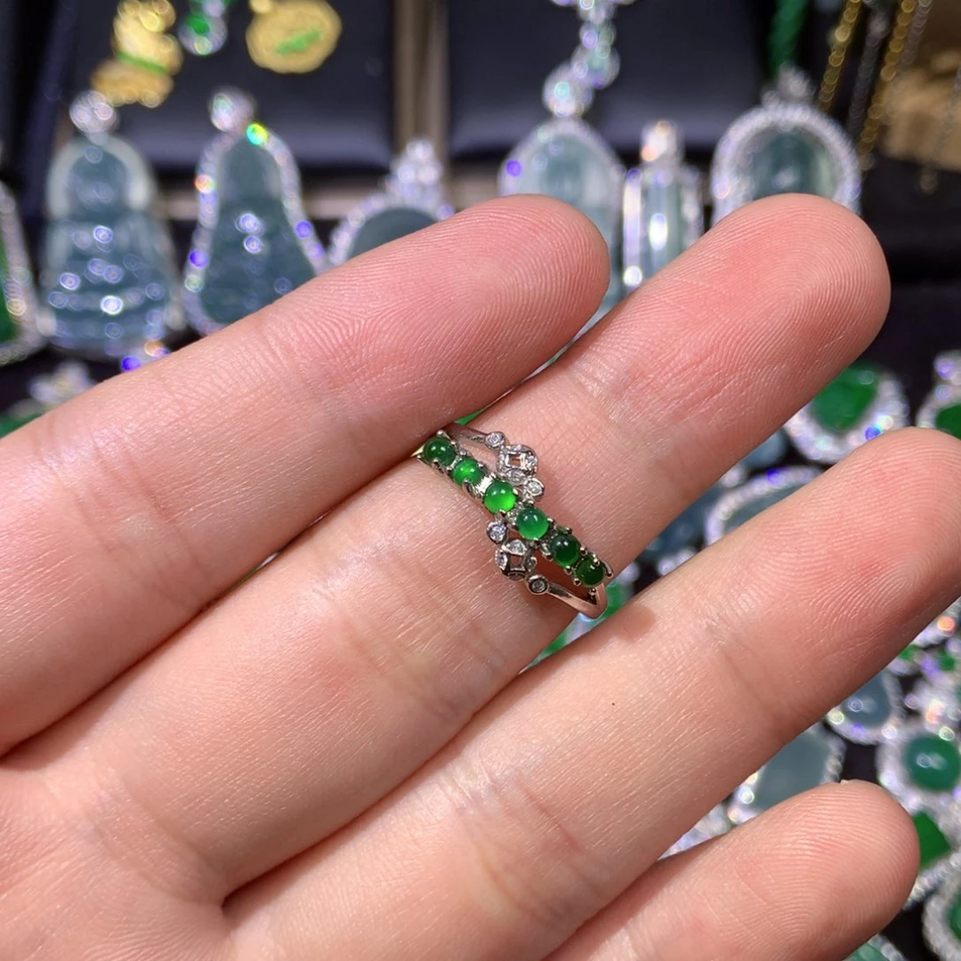 翡翠未镶嵌颈饰76667766777778