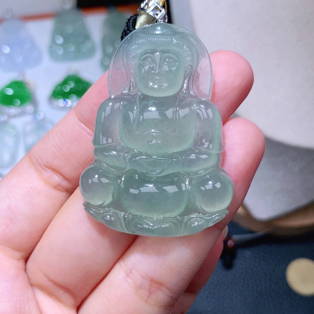 颈饰18K金镶嵌翡翠观音