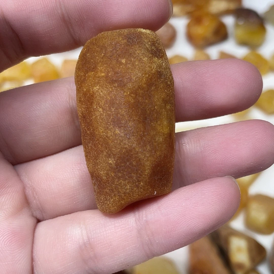 定制琥珀未镶嵌郎*太原矿琥珀