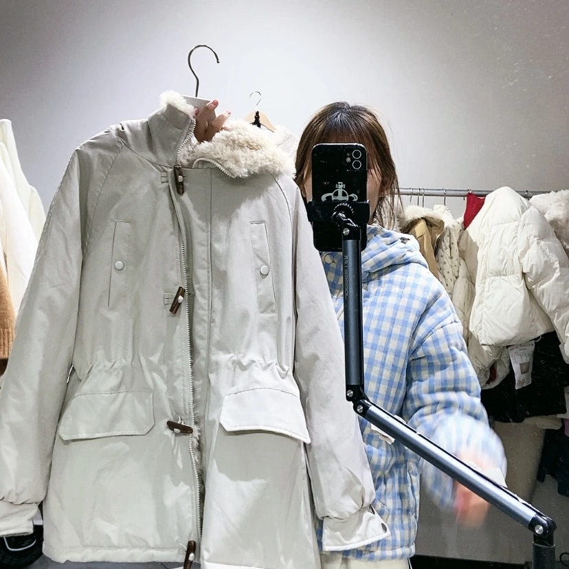【闪购商品】杏色外套