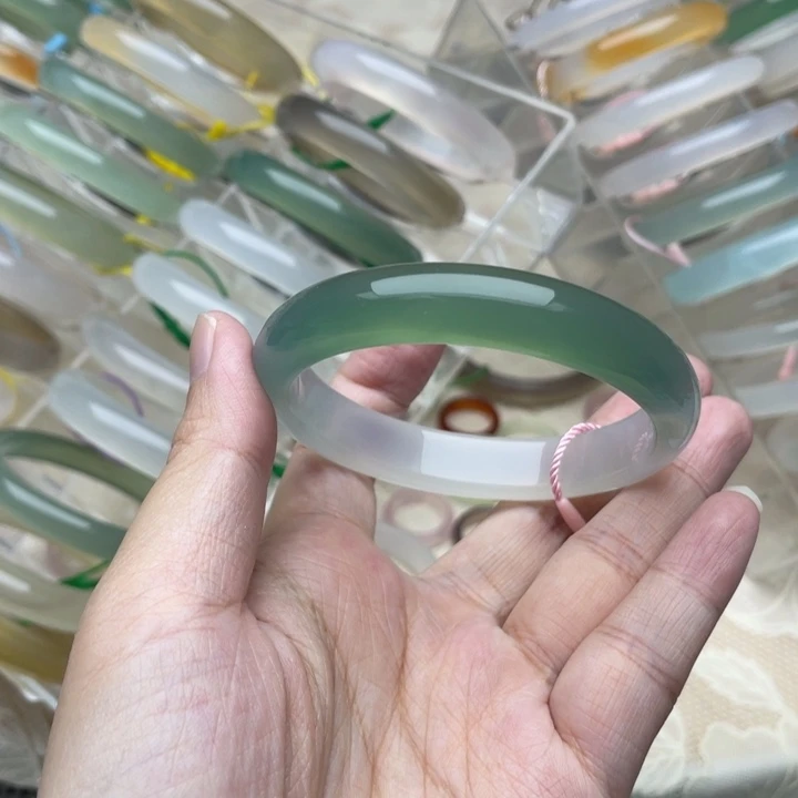 玛瑙/玉髓未镶嵌手镯57圈口