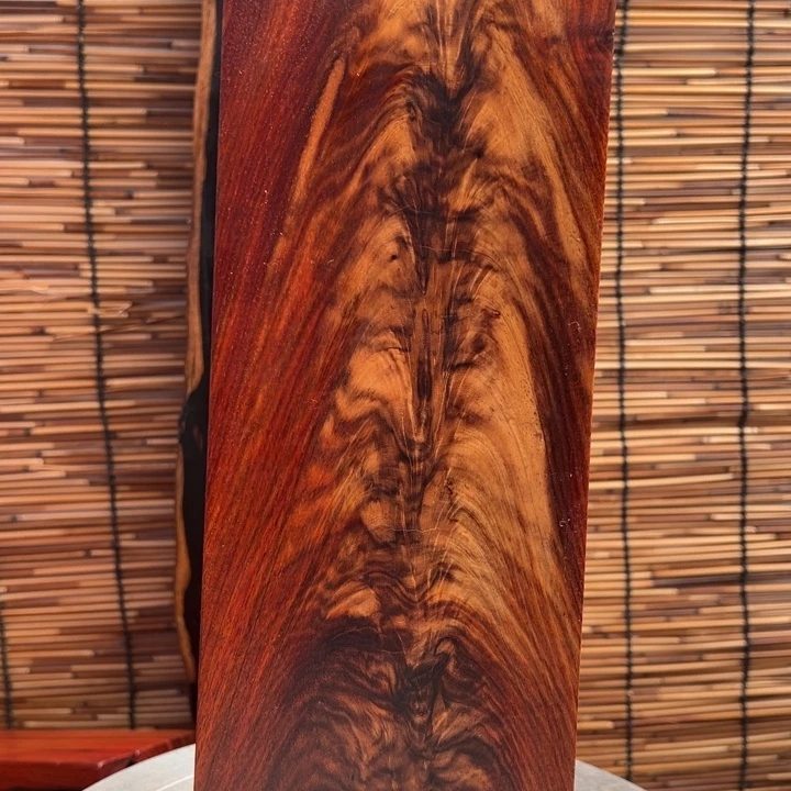 宝***资大叶紫檀（黑酸枝木类）