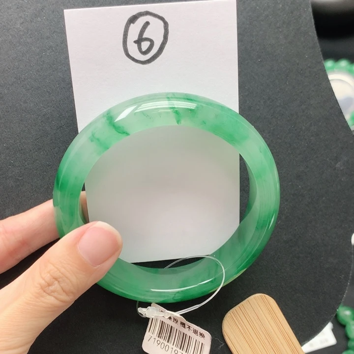石英质玉未镶嵌手镯