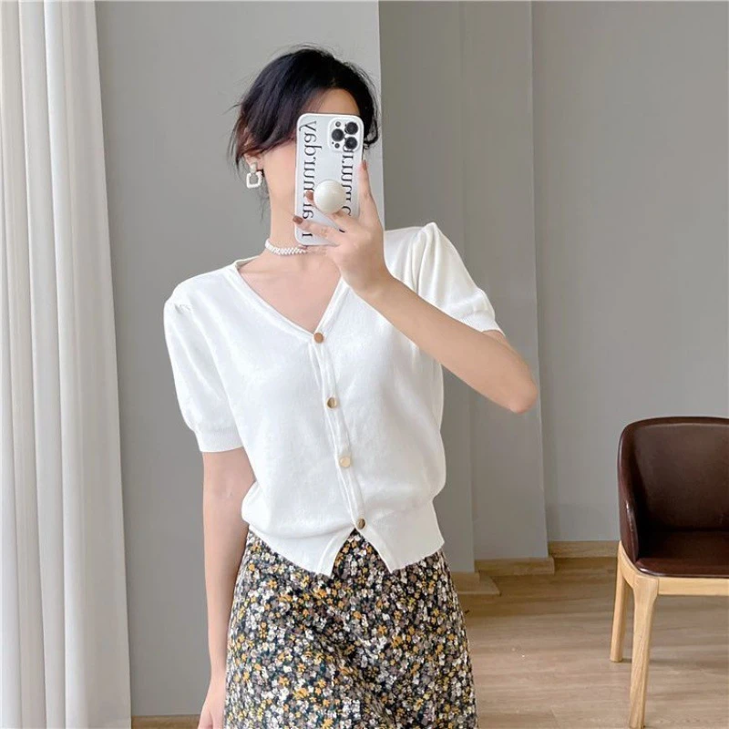 不褪色泡泡袖常规夏季V领短款毛针织衫女款固色短袖上衣薄款白色