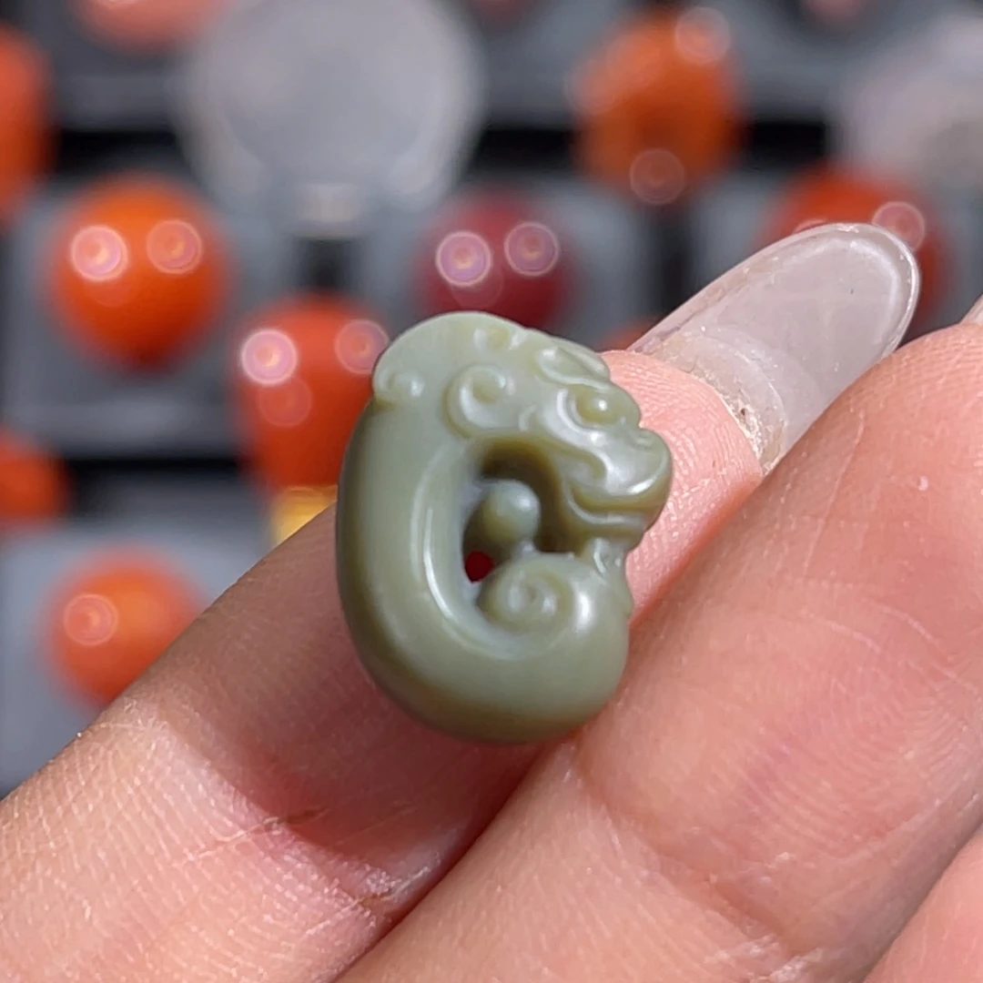 玛瑙/玉髓玉猪龙11.7x14.6 m m未镶嵌