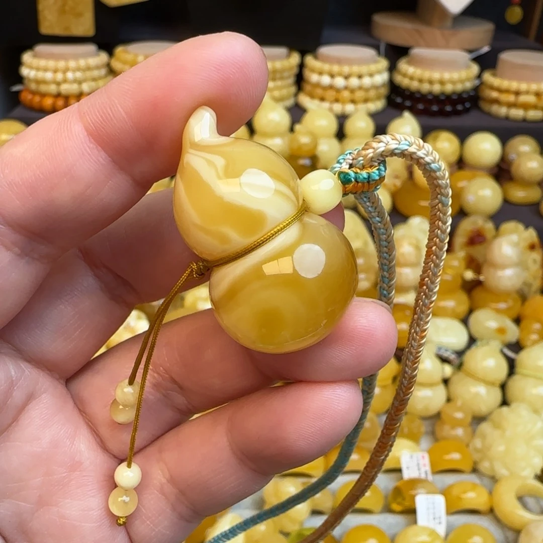 琥珀未镶嵌套链 天然俄料蜜蜡葫芦吊坠7.69克