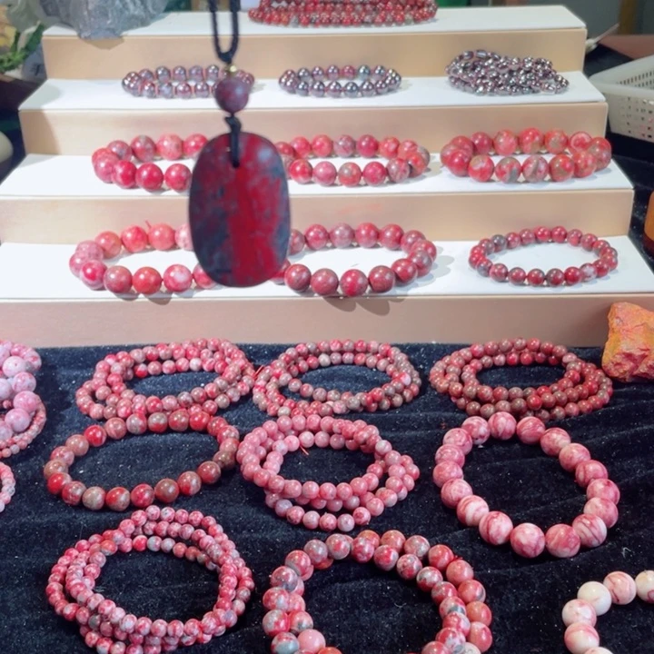 天然辰砂原石首饰