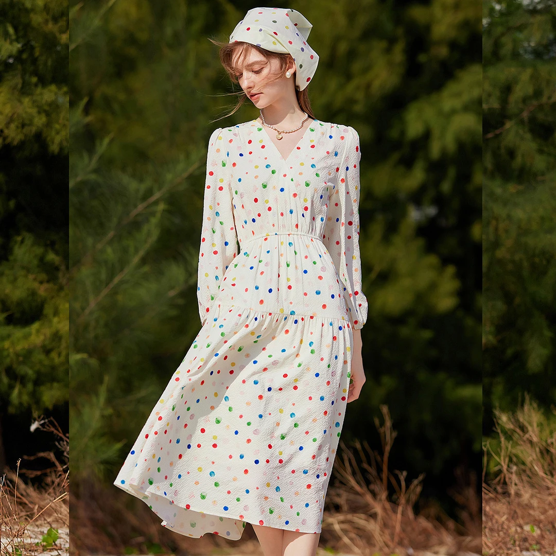 白鹿语25春款时尚气质V领温柔印花修身长袖连衣裙女WBY20102