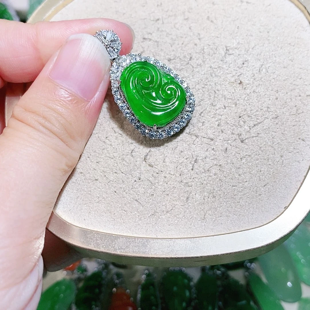 【闪购商品】翡翠挂件未镶嵌裸石