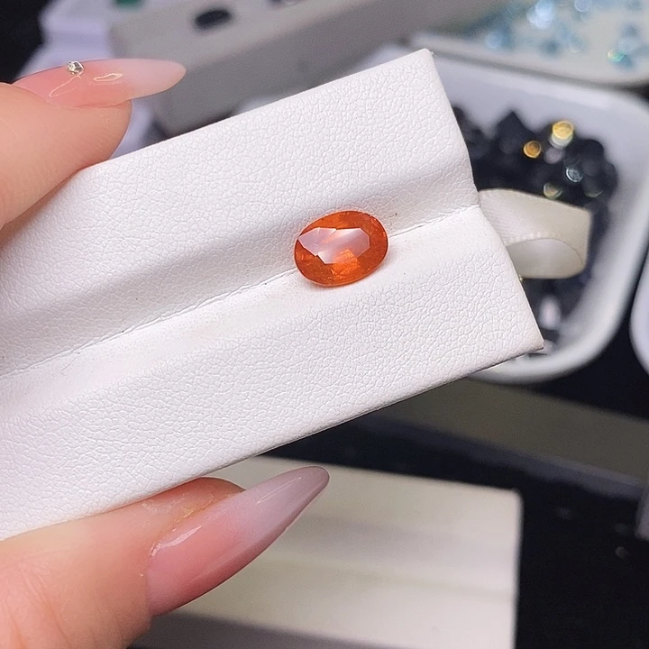 石榴石（芬达石）裸石未镶嵌2.61克拉