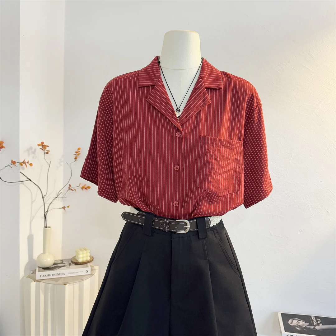 复古法式西装领红色条纹短袖衬衫女2025夏设计感宽松休闲港风上衣