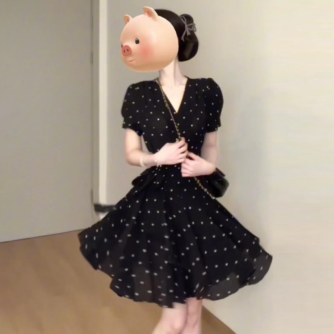 黑色波点连衣裙女夏季2025新款爆款小个子巨好看独特漂亮掐腰短裙