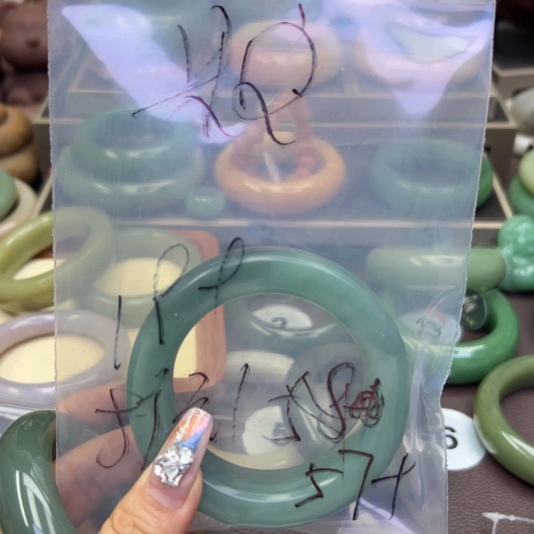 未镶嵌手镯石英岩玉米*