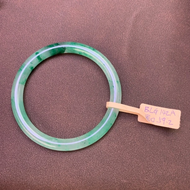 BLG142A翠冰底飘绿花圈口59.2