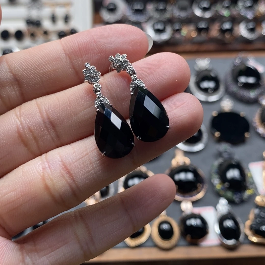 翡翠18K金镶嵌耳饰水滴