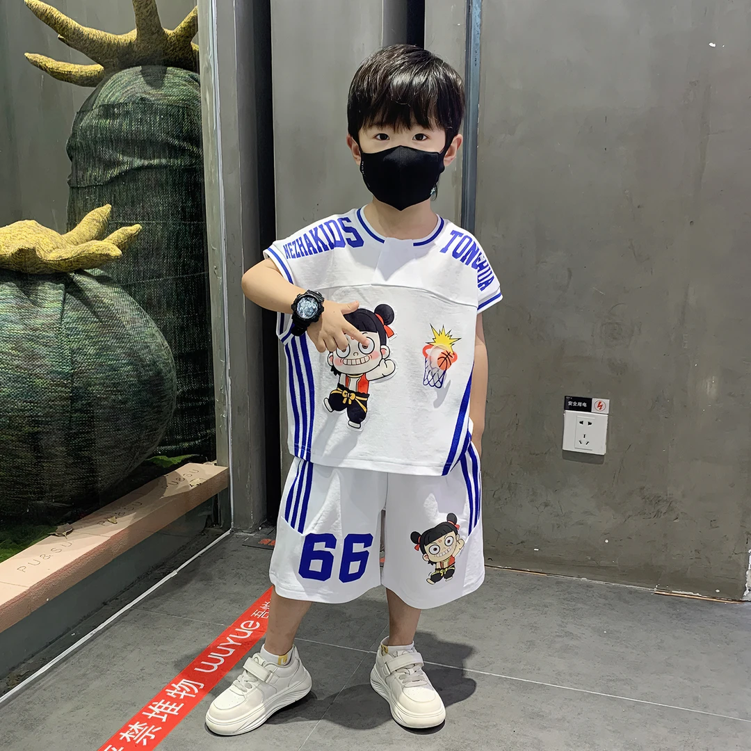 哪吒儿童无袖衣服2025新款男童夏套装男孩背心宝宝夏装运动篮球服