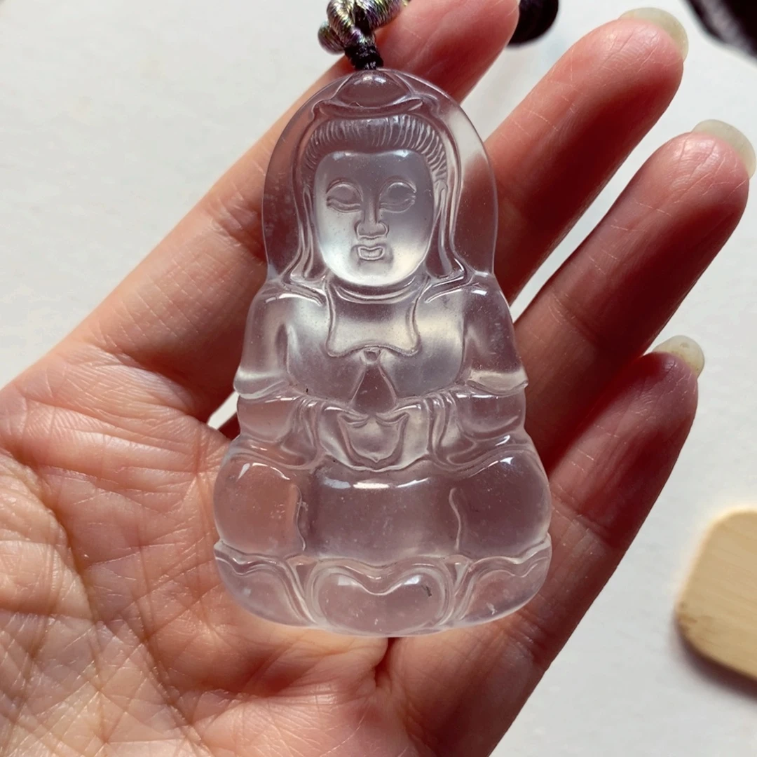抖****颈饰未镶嵌石英质玉