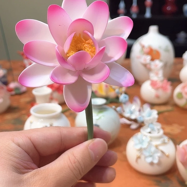 手工陶瓷精致摆件