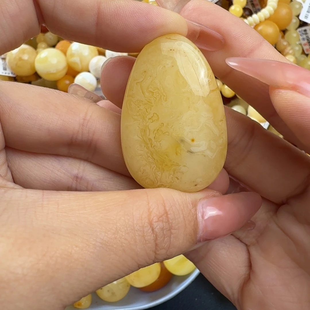 琥珀未镶嵌珠宝奇石