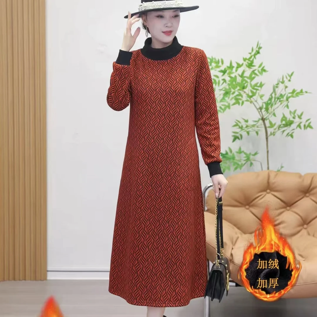 洋气妈妈时尚条纹减龄保暖一体绒连衣裙