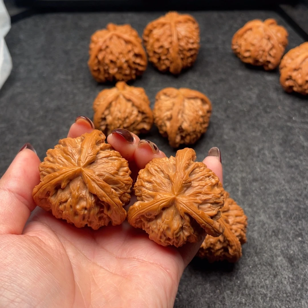 天***.文玩核桃吊坠狮子头