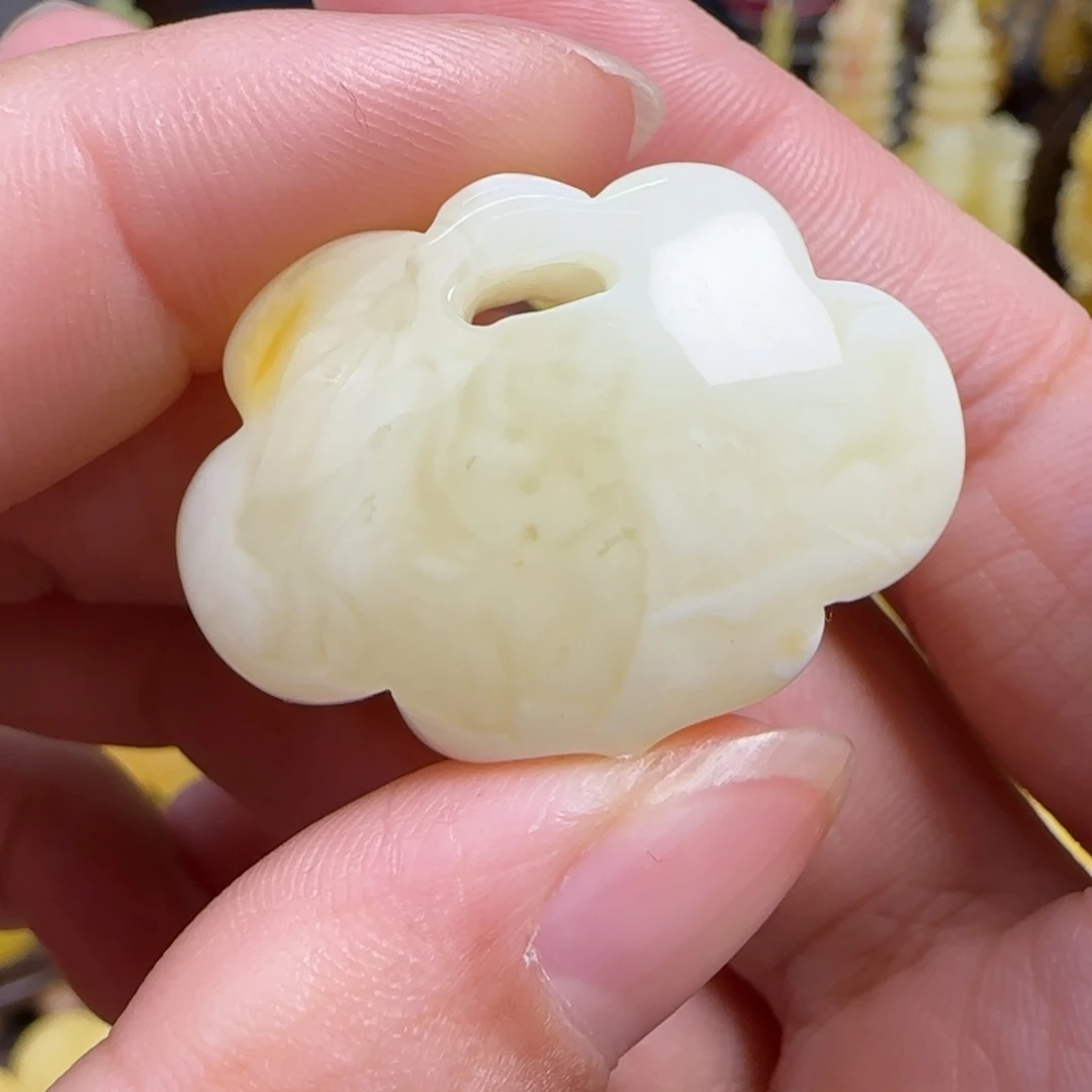 蜜蜡未镶嵌珠宝奇石