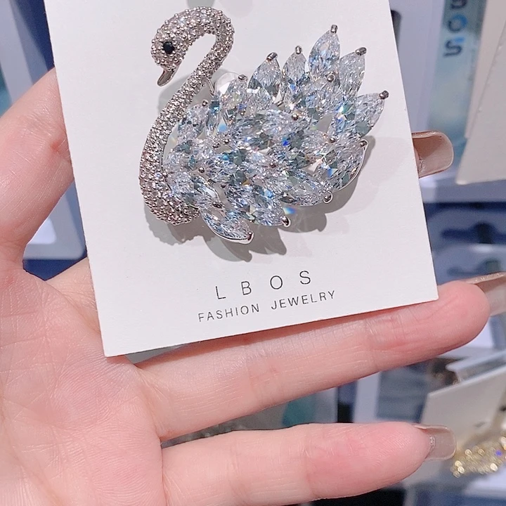 锆石铜合金天鹅胸针 经典款
