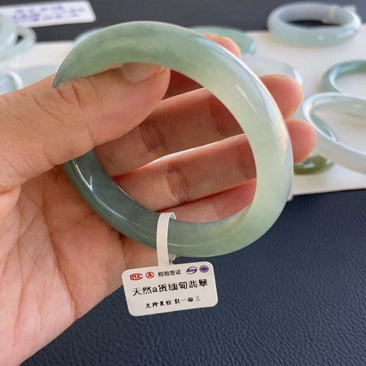 翡翠未镶嵌手镯50.3正圈