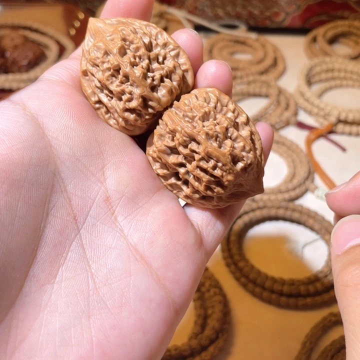 文玩核桃吊坠可*鸡心类文玩核桃