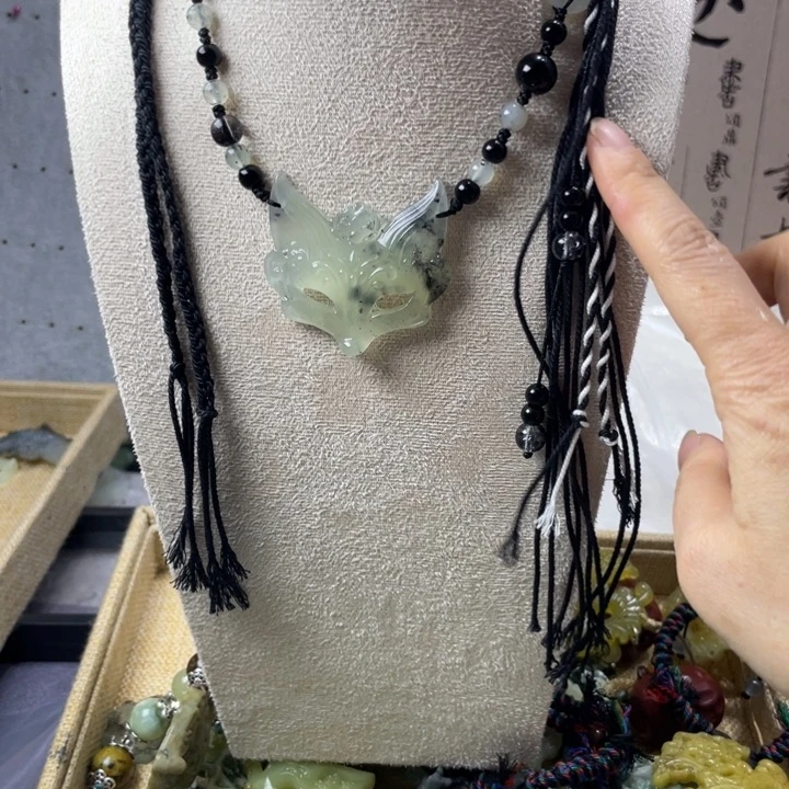 蛇纹石玉合金颈饰