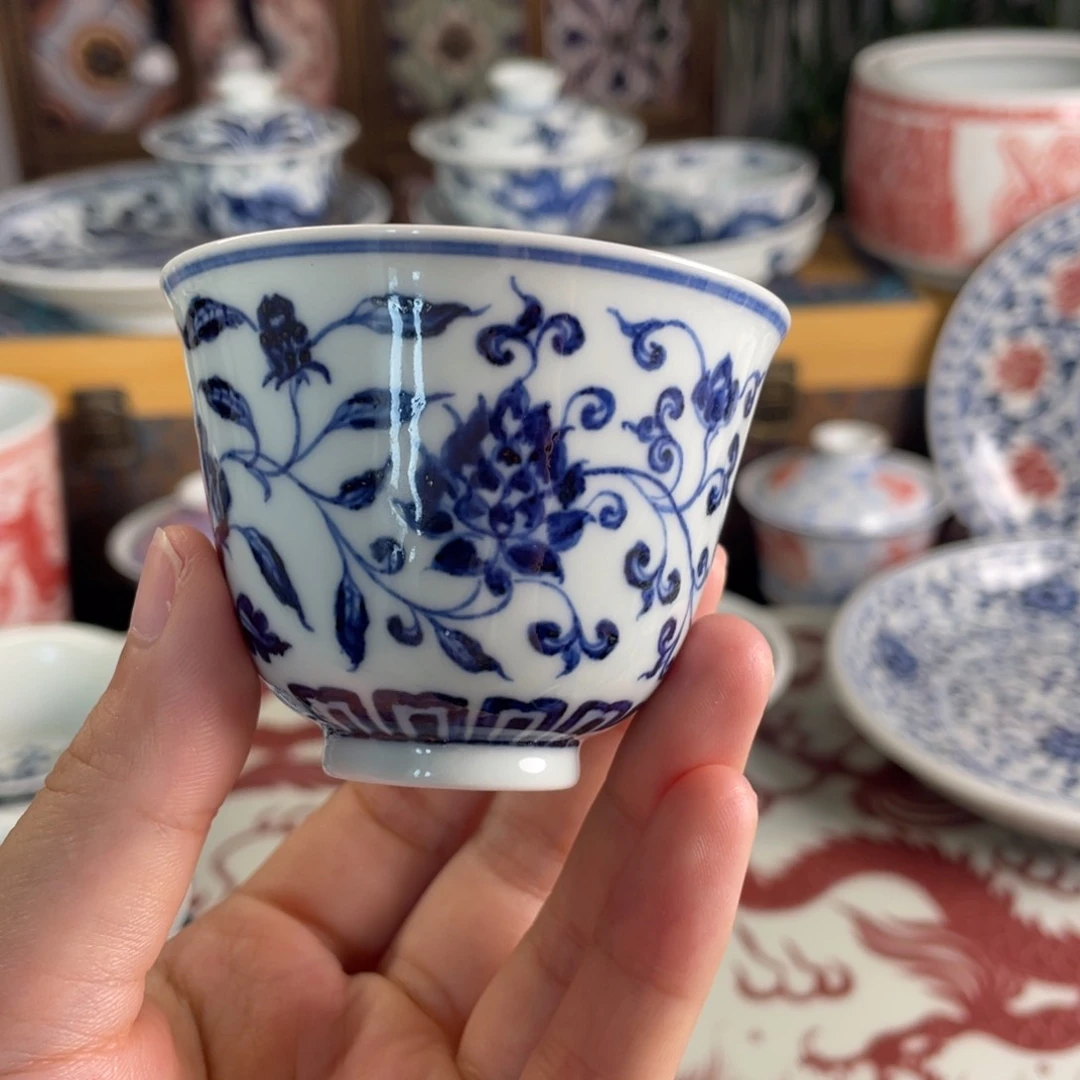 11景德镇青花微瑕缠枝莲