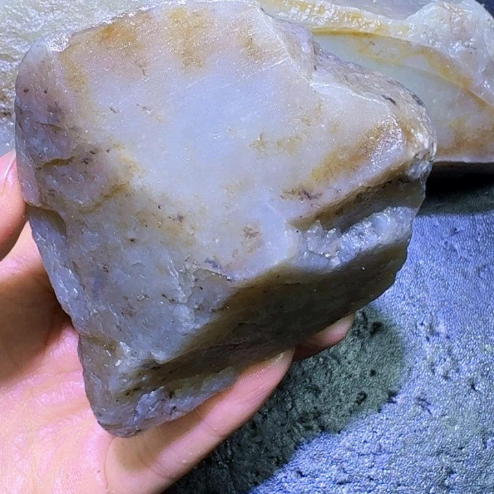 和田玉未镶嵌珠宝半成品