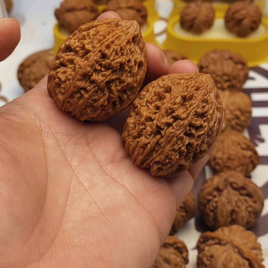 文玩核桃吊坠蒜头36边38肚全品