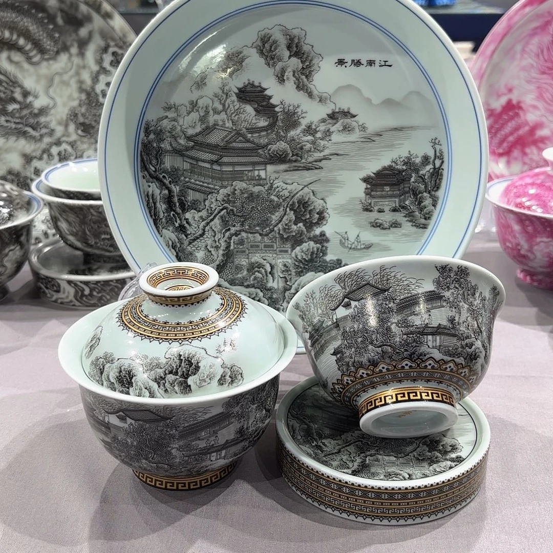 瓷片景德镇瓷器精品陈列