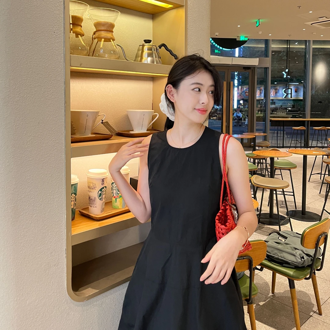 可爱辰~设计师款黑色简约高级风连衣裙