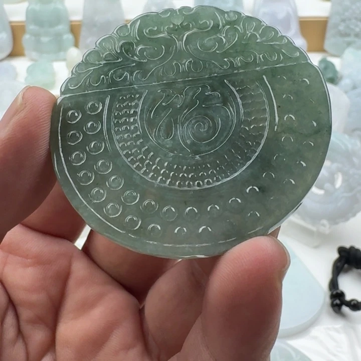 翡翠未镶嵌颈饰天然缅甸A货翡翠