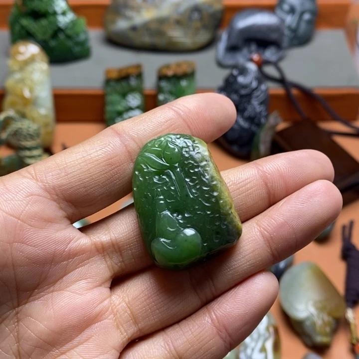 和田玉颈饰未镶嵌