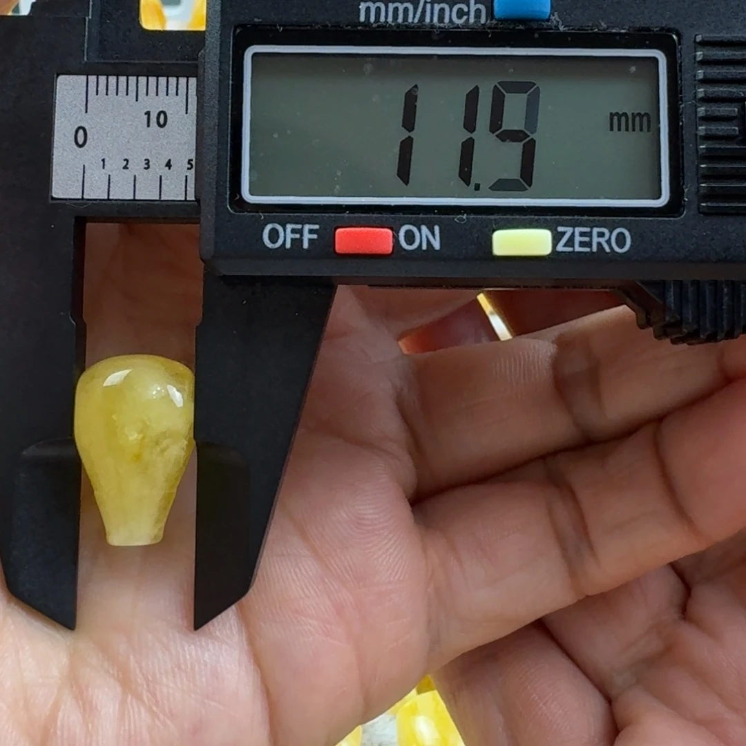 蜜蜡未镶嵌裸石20杂