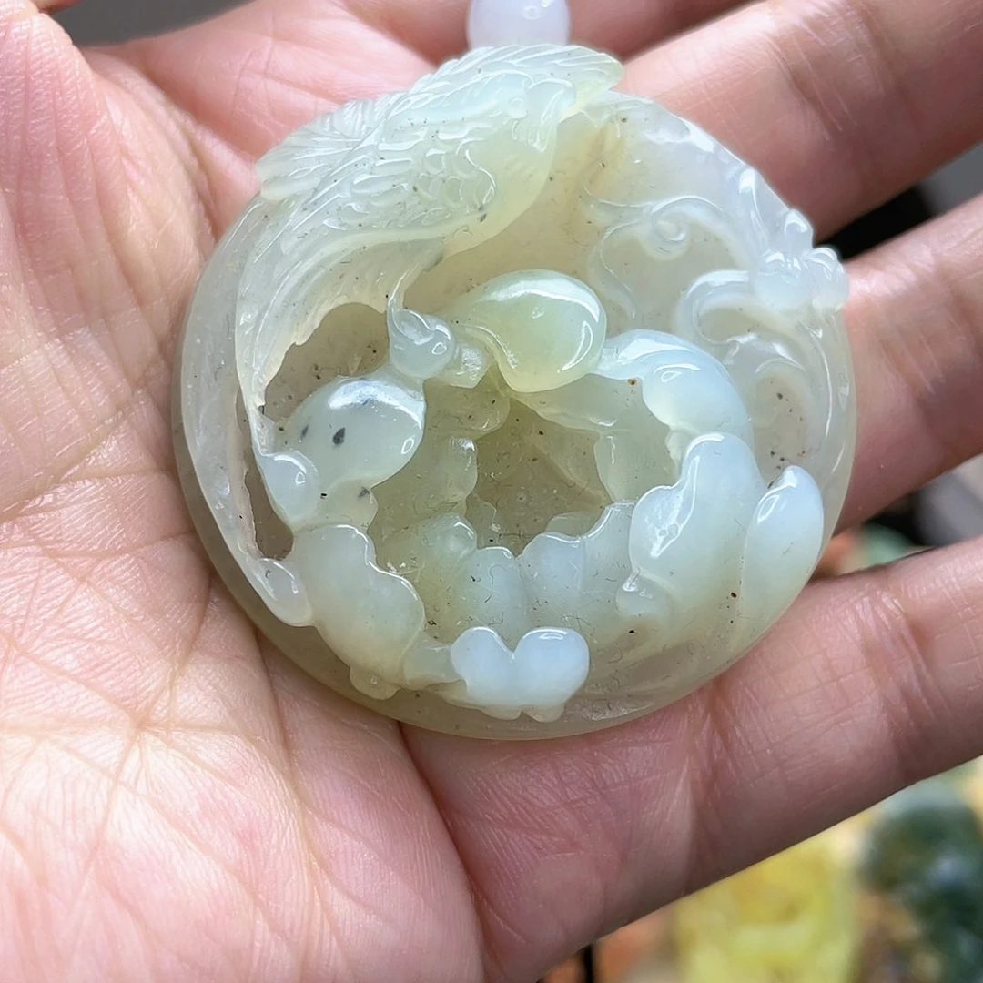 蛇纹石玉颈饰未镶嵌