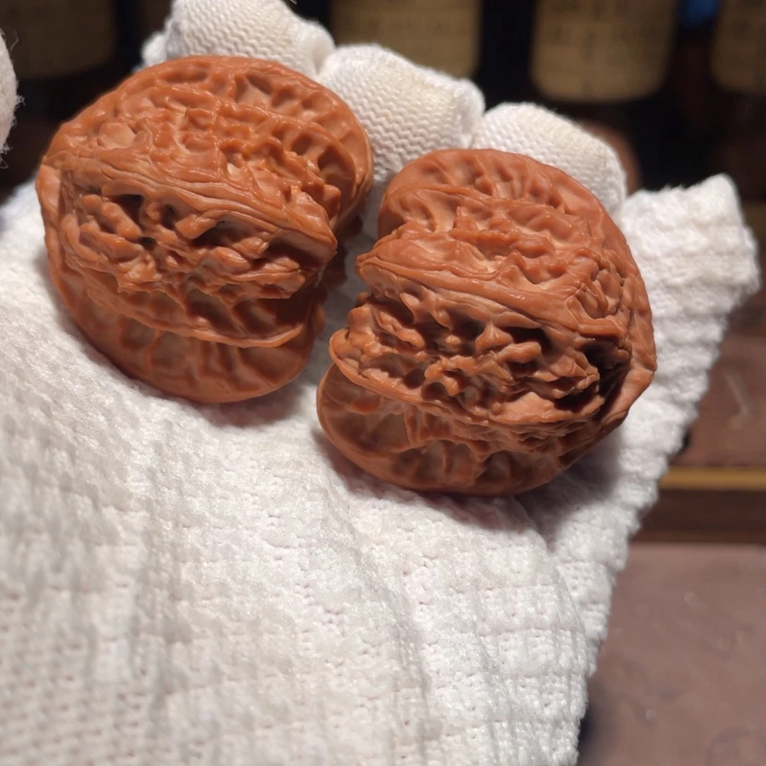 文玩核桃把件42三角白