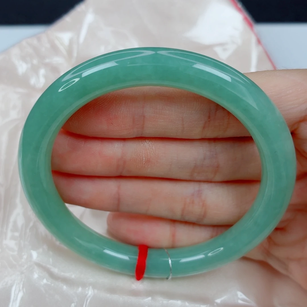 翡翠未镶嵌手镯57.7小圆条，满绿，完整，014