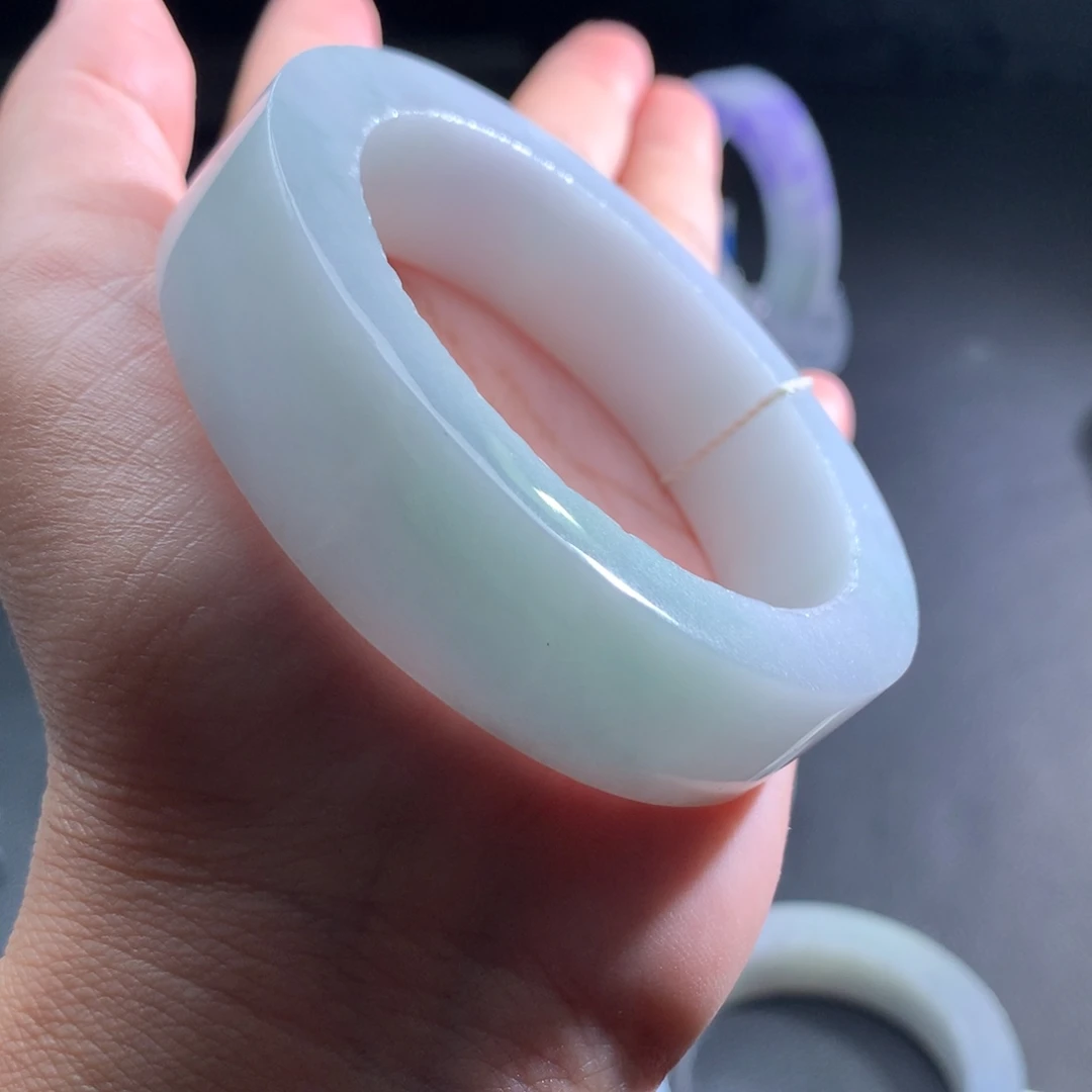 未镶嵌翡翠定制翡翠翡翠手镯